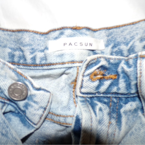 PacSun Eco Light Blue Raw Cut ‘90s Girlfriend Denim Shorts - Picture 3 of 4